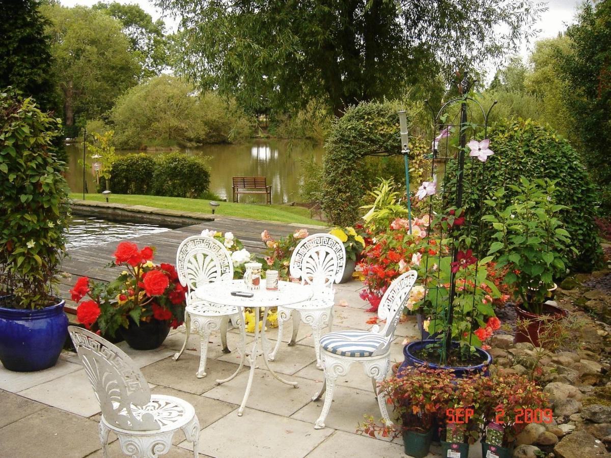 The Willows Bed & Breakfast York Exterior photo
